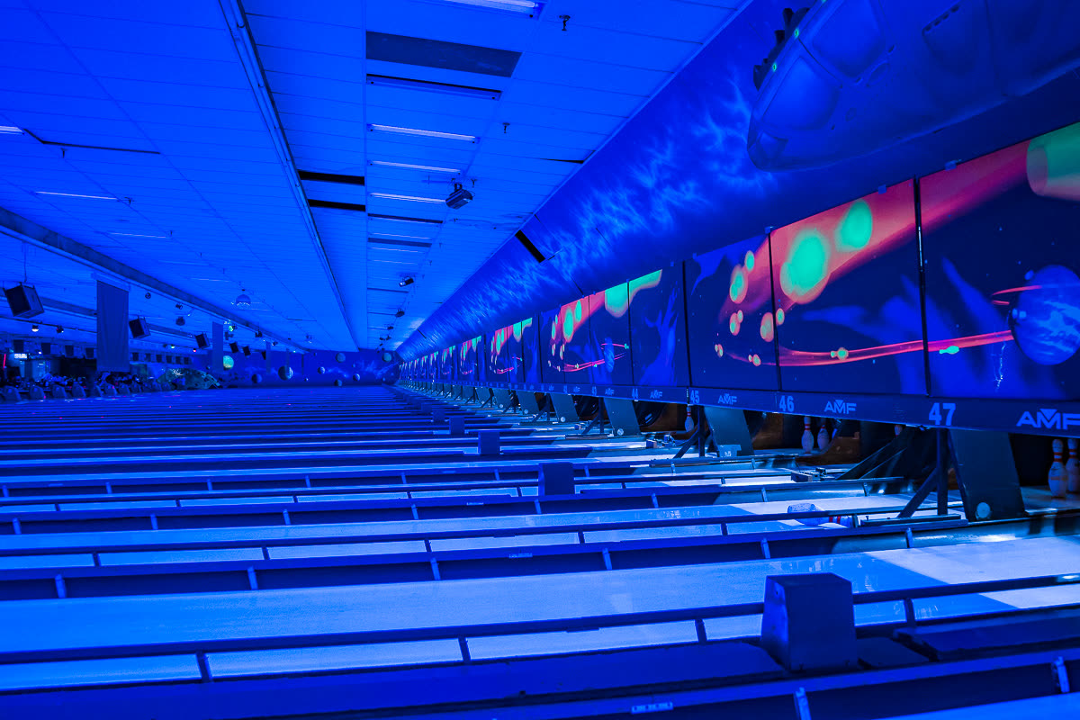 Dine & Bowl Special &ndash; REVS Burnaby